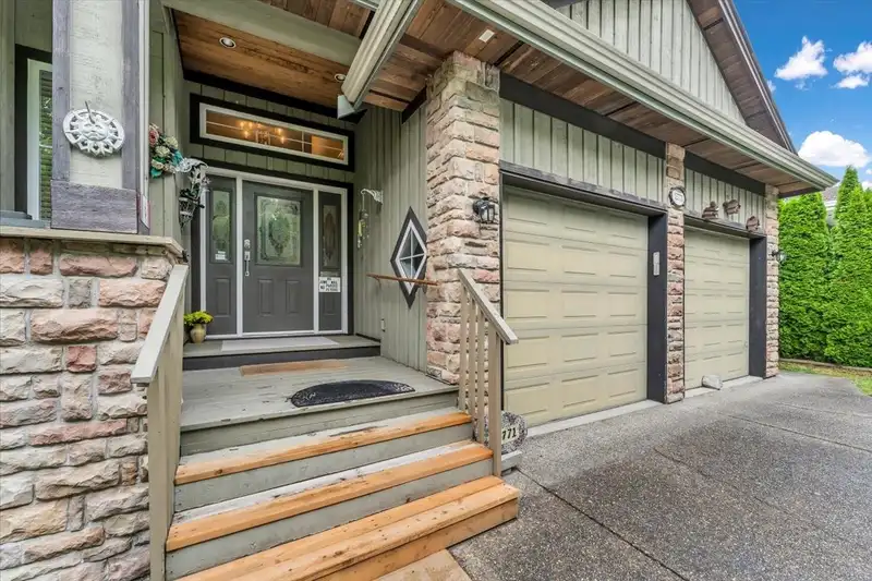 12771 24 AVENUE - photo 2 of 40