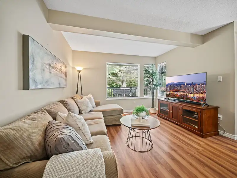 1789 LILAC DRIVE - photo 3 of 25