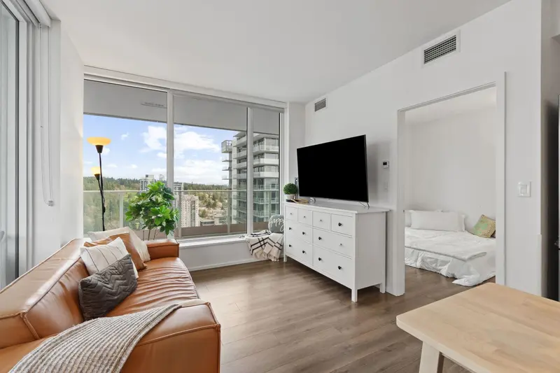 2801 3833 EVERGREEN PLACE - photo 2 of 25