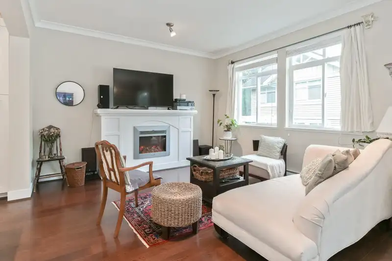 30 2925 KING GEORGE BOULEVARD - photo 3 of 28