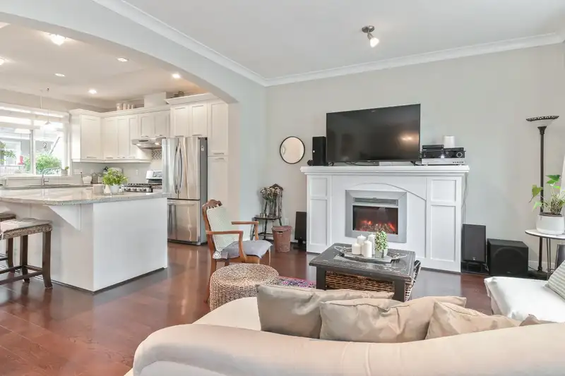 30 2925 KING GEORGE BOULEVARD - photo 4 of 28