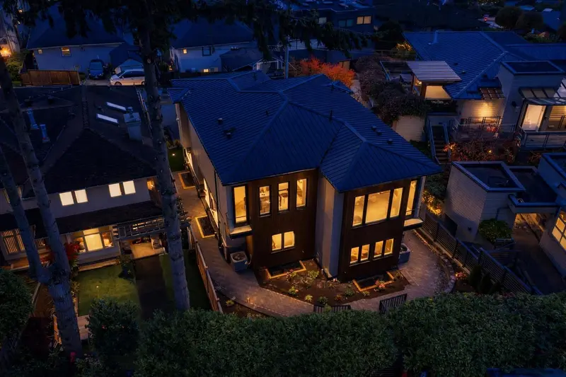 2380 MARINE DRIVE - photo 3 of 23