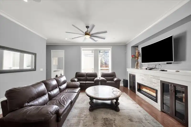 2886 160 STREET - photo 4 of 25