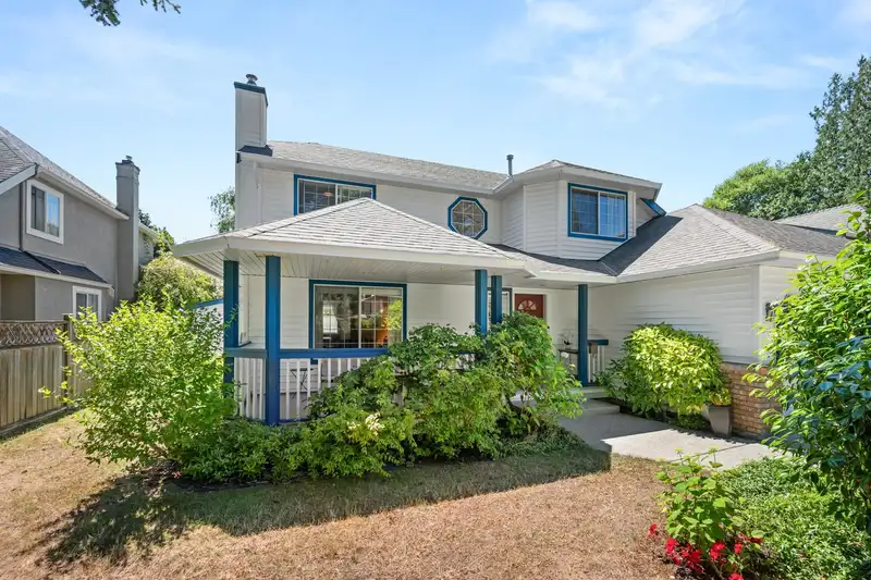 12994 20 AVENUE - photo 4 of 33