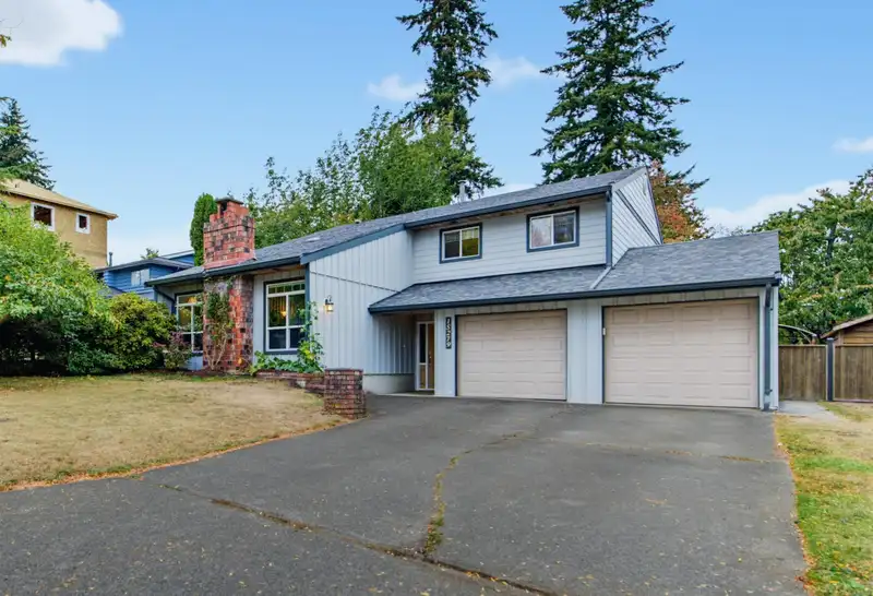 15279 21A AVENUE - photo 2 of 40