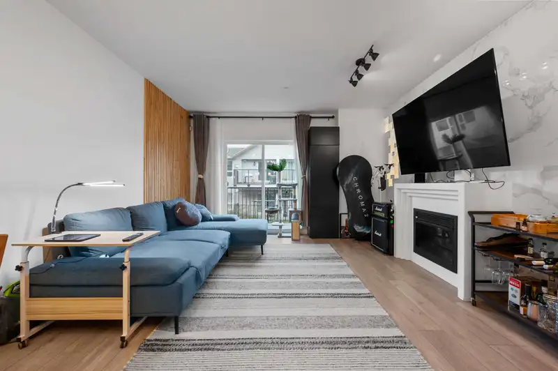 225 3888 NORFOLK STREET - photo 1 of 25