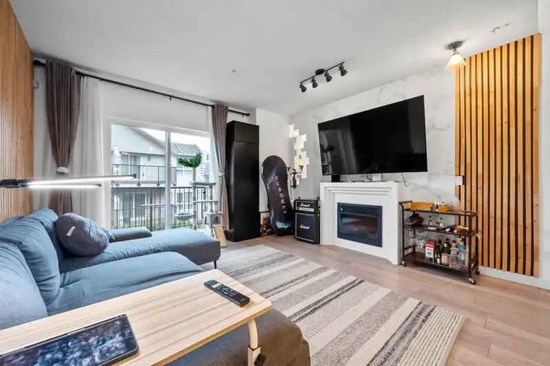 225 3888 NORFOLK STREET - photo 3 of 25