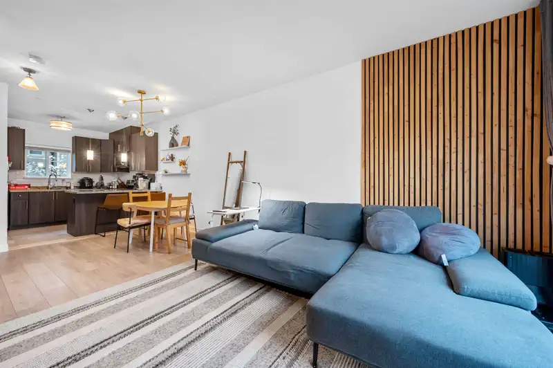 225 3888 NORFOLK STREET - photo 4 of 25