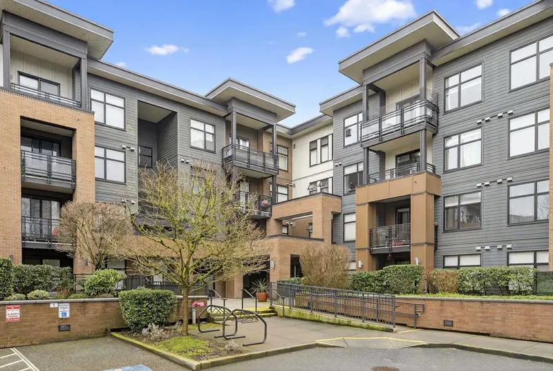 216 20068 FRASER HIGHWAY - photo 2 of 25