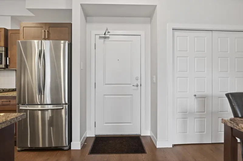 216 20068 FRASER HIGHWAY - photo 4 of 25