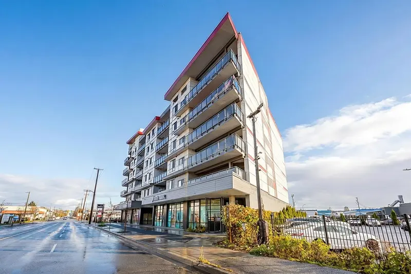 214 20061 FRASER HIGHWAY - photo 2 of 25