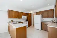 14586 18 AVENUE - thumbnail 5