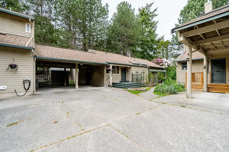 15784 MCBETH ROAD - photo 4 of 25