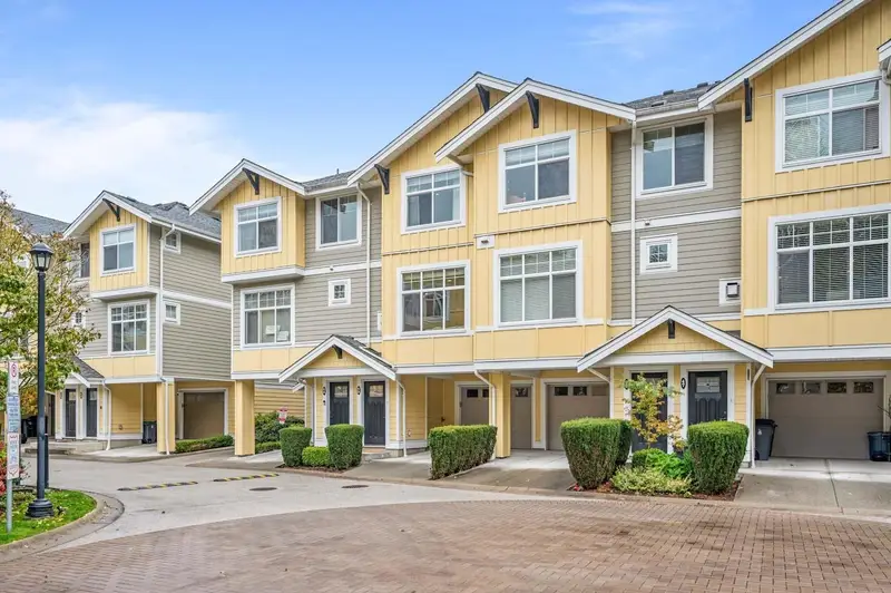 45 17171 2B AVENUE - photo 4 of 25