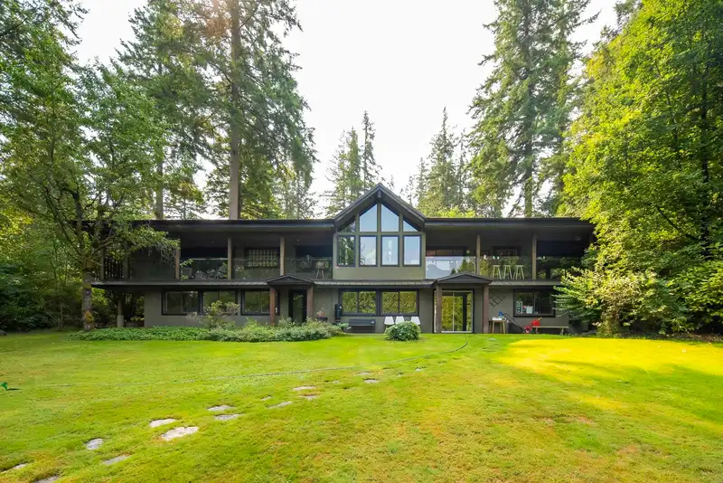 14275 28 AVENUE - photo 1 of 21