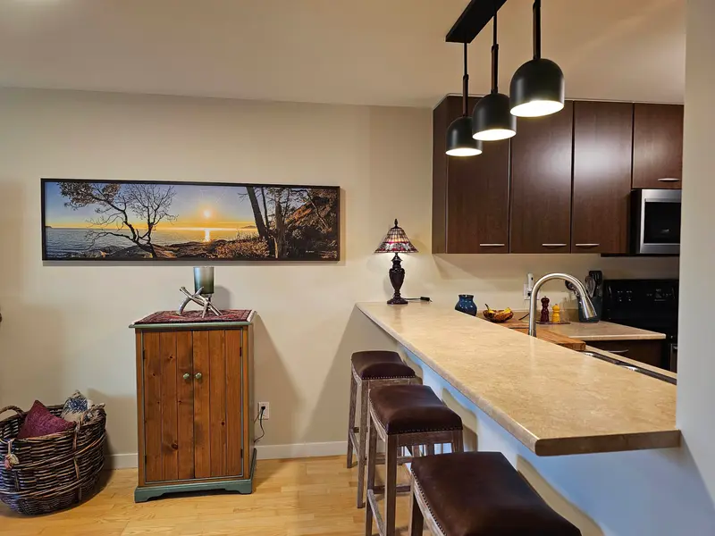 404 5631 INLET AVENUE - photo 2 of 25