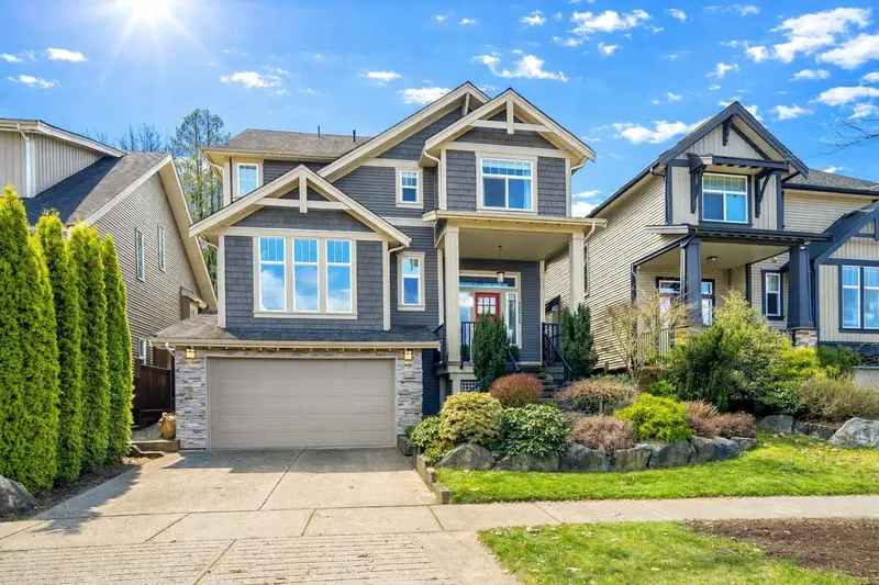 22822 136 AVENUE - photo 1 of 25