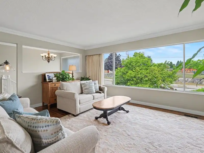 15876 ROPER AVENUE - photo 4 of 22