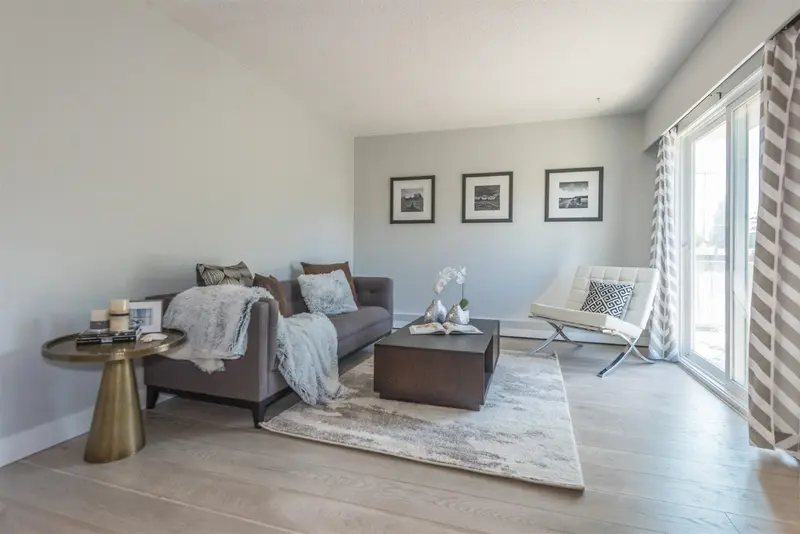 405 711 E 6TH AVENUE - photo 2 of 22