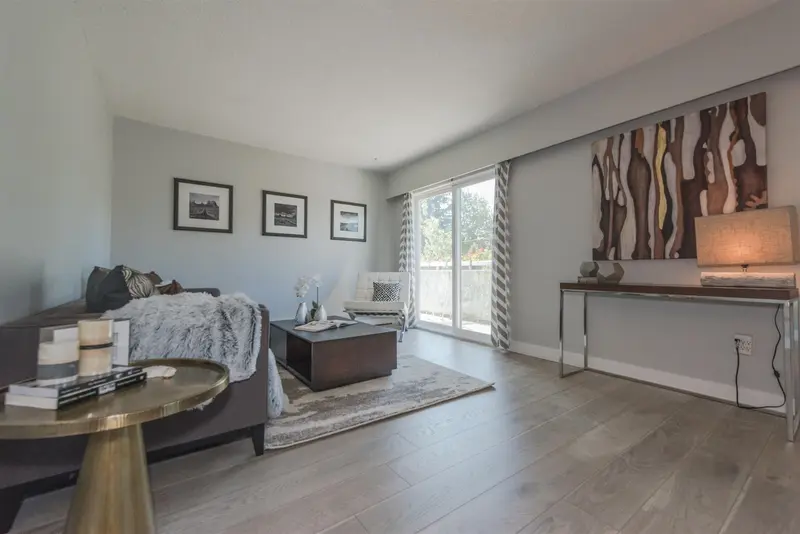 405 711 E 6TH AVENUE - photo 4 of 22