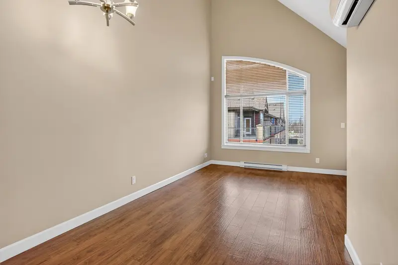 581 8288 207A STREET - photo 4 of 25