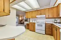 102 2062 KING GEORGE BOULEVARD - thumbnail 15