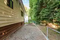 102 2062 KING GEORGE BOULEVARD - thumbnail 40