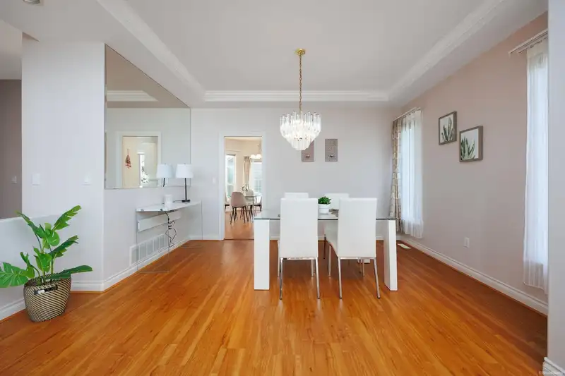 2244 140A STREET - photo 4 of 19