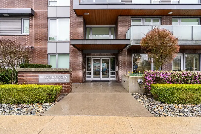 108 489 W 26TH AVENUE - photo 2 of 25