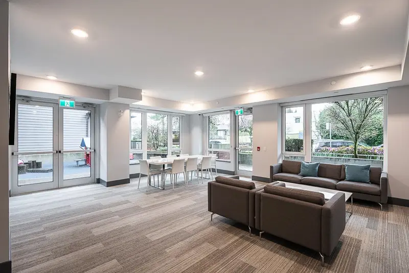 108 489 W 26TH AVENUE - photo 4 of 25