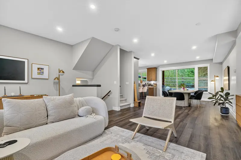 22 3618 150 STREET - photo 2 of 25