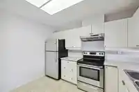 308 1745 MARTIN DRIVE - thumbnail 15
