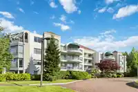 308 1745 MARTIN DRIVE - thumbnail 4