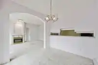 308 1745 MARTIN DRIVE - thumbnail 10