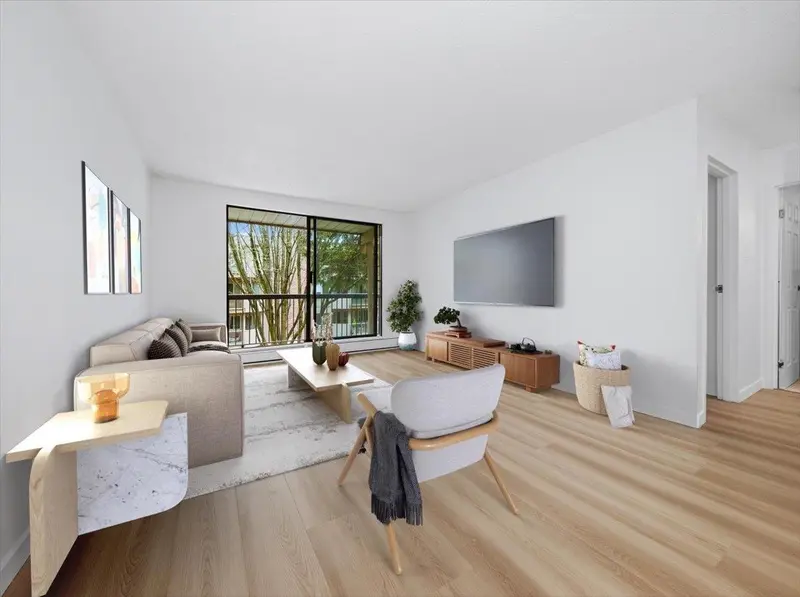 213 8511 ACKROYD ROAD - photo 3 of 25