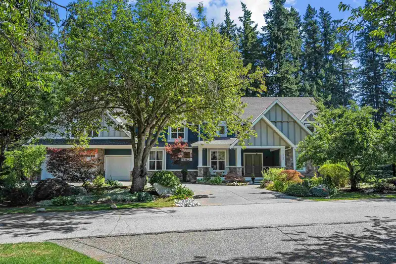 2732 NORTHCREST DRIVE - photo 2 of 40