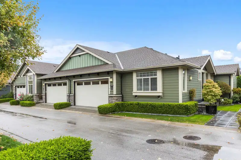 22 350 174 STREET - photo 1 of 40