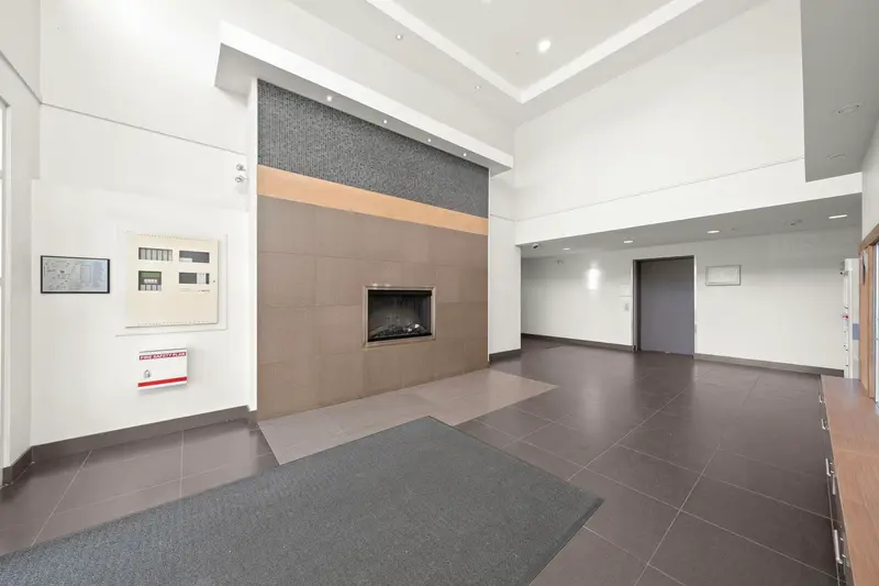 318 13555 GATEWAY DRIVE - photo 2 of 21