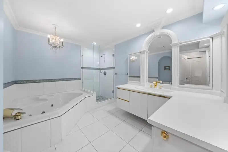 16581 26 AVENUE - photo 4 of 16