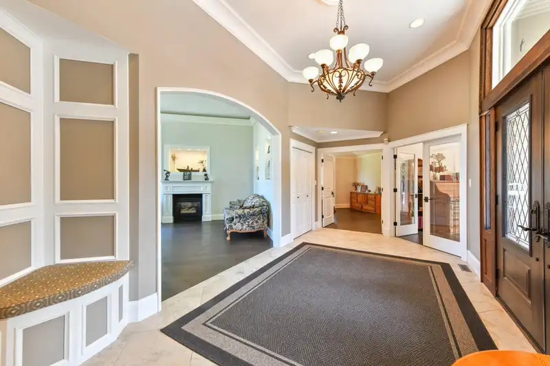 16533 26 AVENUE - photo 3 of 39