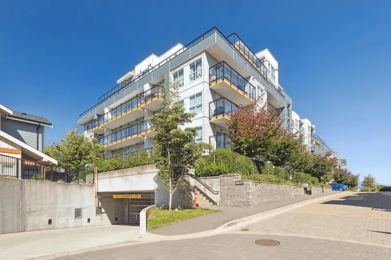 609 10177 RIVER DRIVE - photo 2 of 25