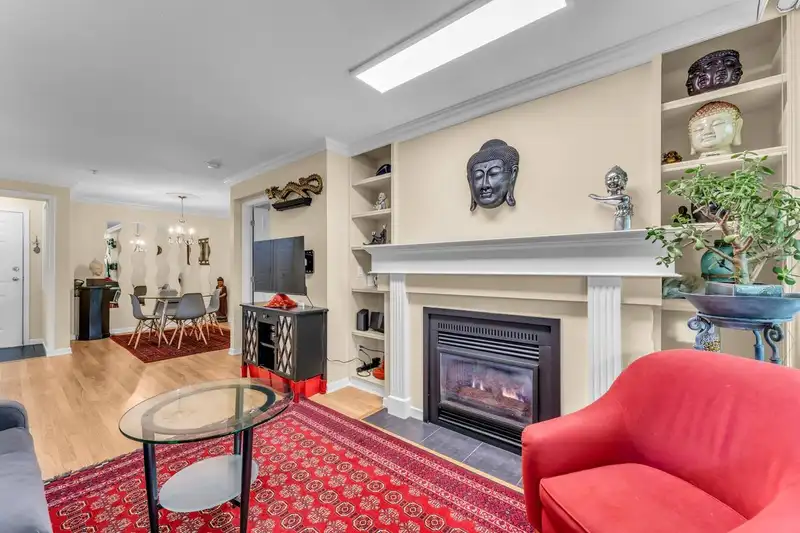 302 15185 22 AVENUE - photo 2 of 22