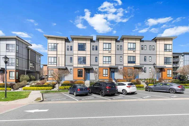 15 1938 NORTH PARALLEL ROAD - photo 4 of 25