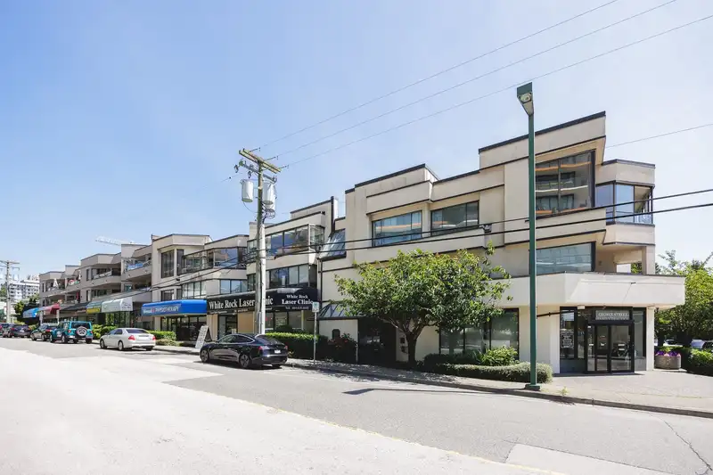 208 1440 GEORGE STREET - photo 3 of 39