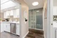 305 1351 MARTIN STREET - thumbnail 5