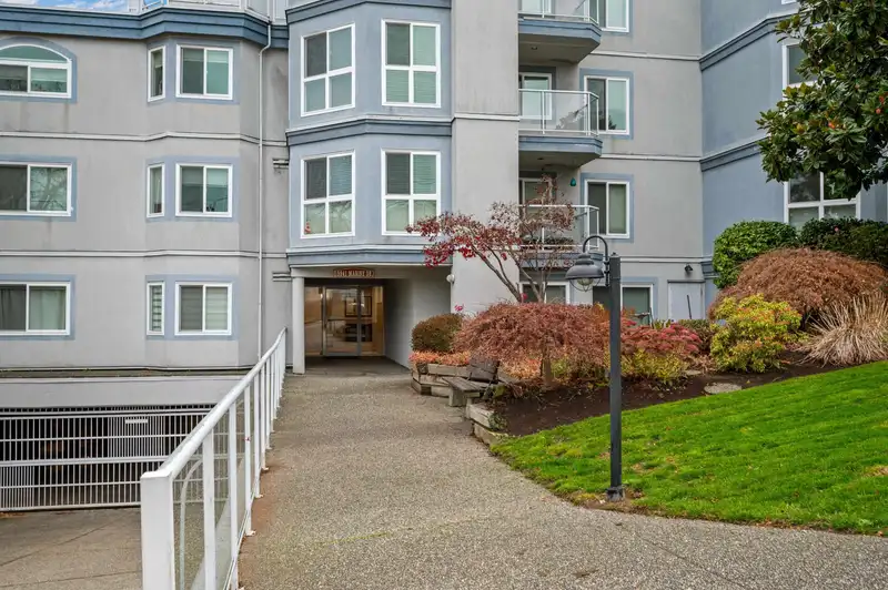 307 15941 MARINE DRIVE - photo 2 of 37