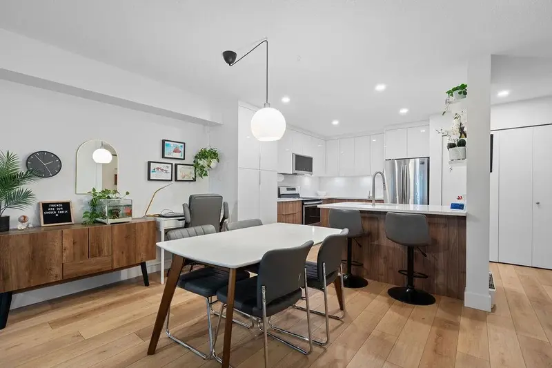 110 3978 ALBERT STREET - photo 1 of 25