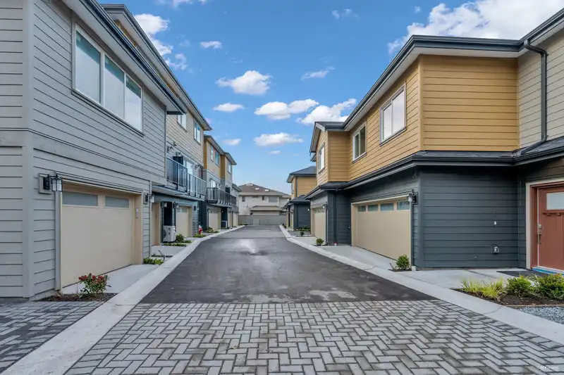 105 8233 WILLIAMS ROAD - photo 3 of 25