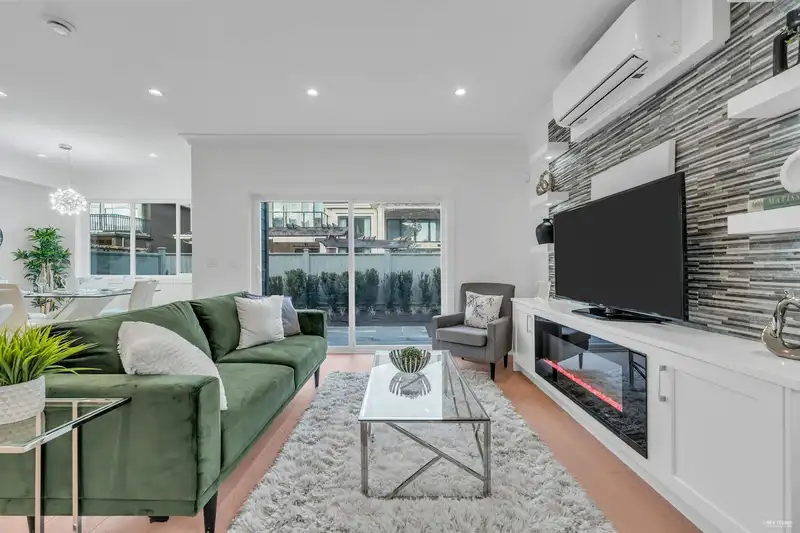 105 8233 WILLIAMS ROAD - photo 4 of 25