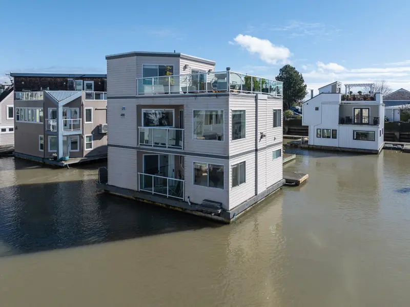 15 3459 W RIVER ROAD - photo 2 of 25